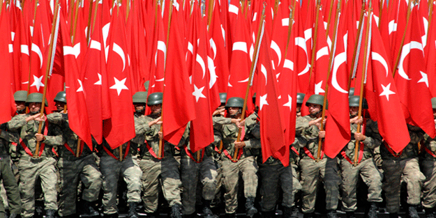 Bakan Akar: Deprem bölgesindeki 10 bin 900 Mehmetçiğe sıla izni verdik