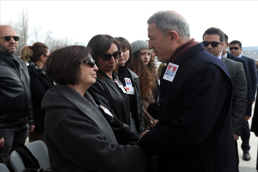 Bakan Akar, emekli Hava Korgeneral Özalp’in cenaze törenine katıldı 