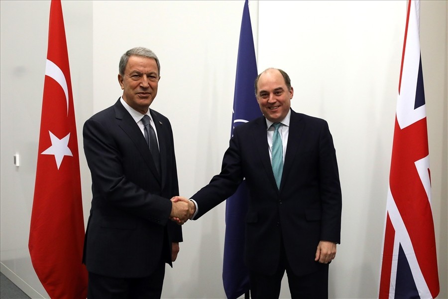 Bakan Akar, İngiltere Savunma Bakanı Wallace ile görüştü 