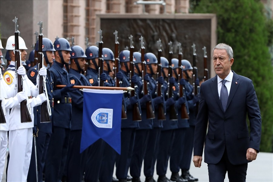 Bakan Akar, İran Savunma Bakanı’yla görüştü 