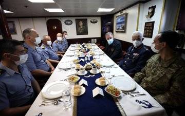 Bakan Akar : Libyalı kardeşlerimizin yanındayız