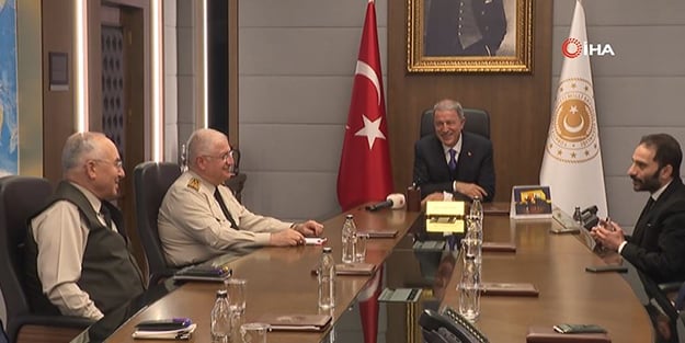 Bakan Akar, oyuncu Burak Haktanır ile görüştü!