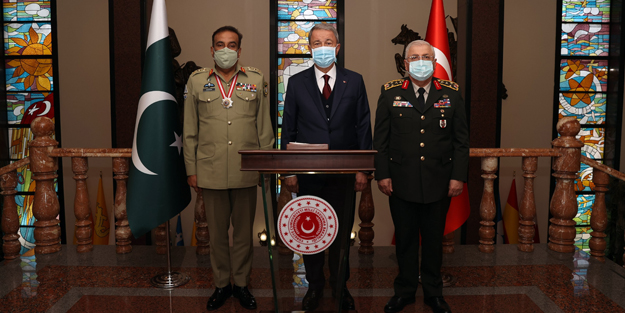 Bakan Akar, Pakistan Genelkurmay Başkanını kabul etti