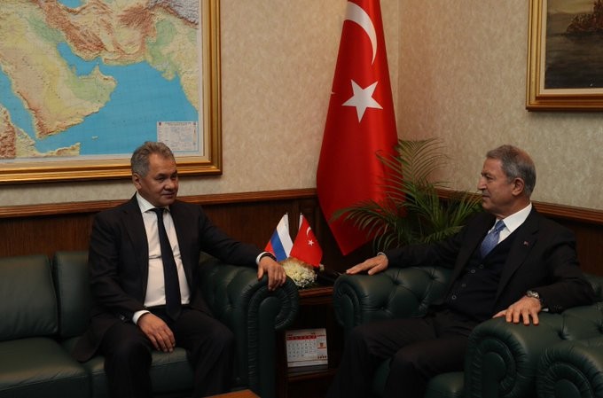 Bakan Akar Rus mevkidaşı Şoygu ile görüştü 