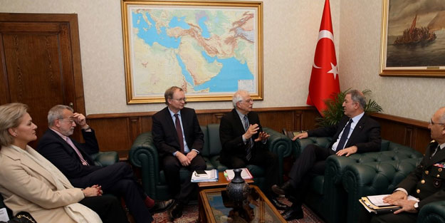 Bakan Akar'dan AB heyetiyle kritik görüşme