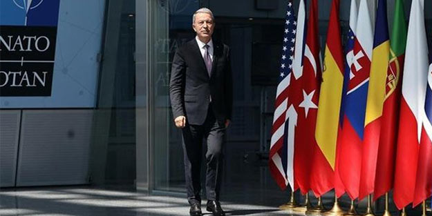 Bakan Akar'dan dünyaya İdlib çağrısı