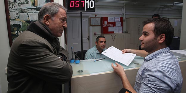 Bakan Akar’dan gece yarısı sürpriz ziyaret