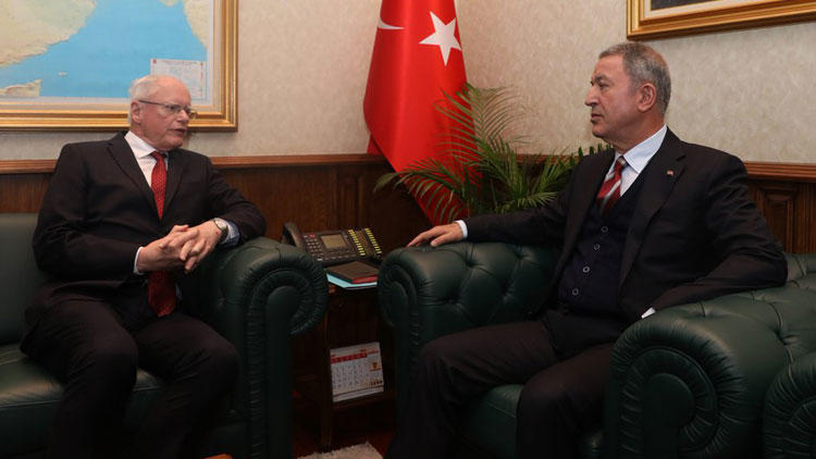 Bakan Akar'dan kritik görüşme!