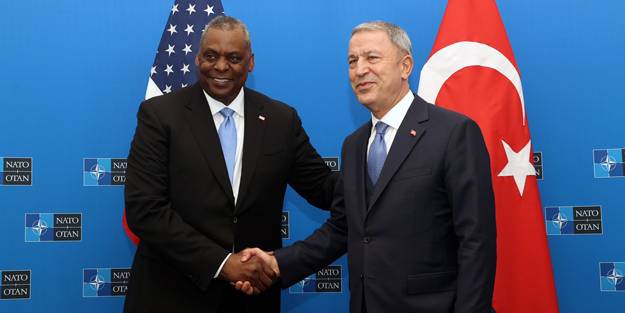 Bakan Akar'dan NATO'da kritik temas