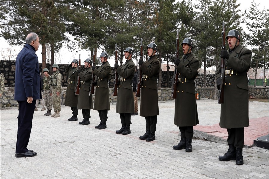 Bakan Akar’dan terörle mücadele açıklaması 