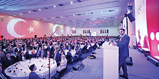 Bakan Albayrak’tan bakanlık çalışanlarına iftar
