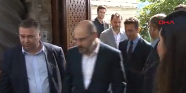 Bakan Albayrak'tan Demirören ailesine taziye ziyareti
