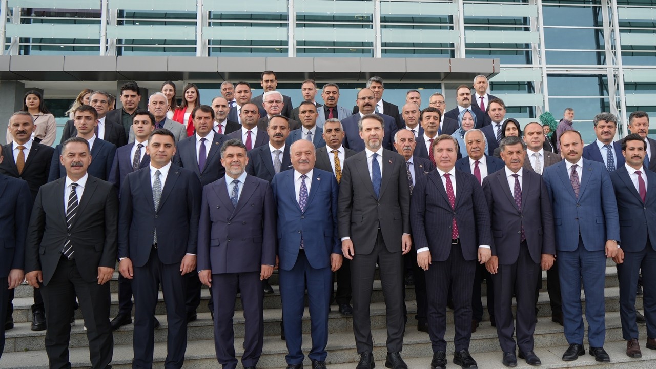 Bakan Alparslan Bayraktar Erzincan’da öğrencilerle buluştu