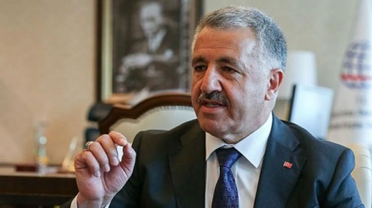 Bakan Arslan: 10 büyük projenin 6'sı Türkiye'de yapılıyor