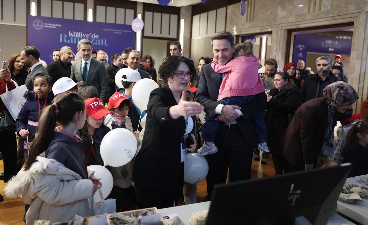 Bakan Bayraktar, Külliye’de Ramazan Etkinliklerine Katıldı