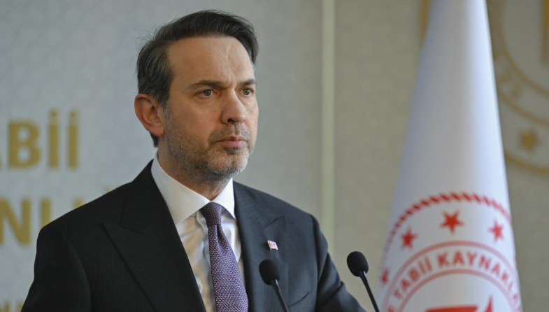 Bakan Bayraktar Türkiye’nin yeni enerji stratejisini açıkladı: Deniz üstü rüzgar santralleri geliyor