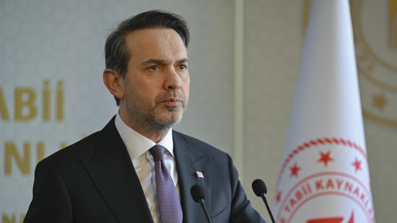 Bakan Bayraktar’dan Özgür Özel’e efsane ayar: 15 Temmuz gecesine baksın!