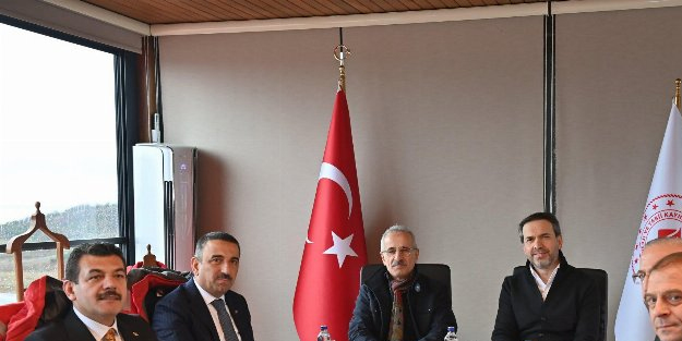 Bakan Bayraktar'dan ve Abdulkadir Uraloğlu'dan Türkiye'ye Filyos mesajı! Müjdeyi verdiler: 13 gemi...