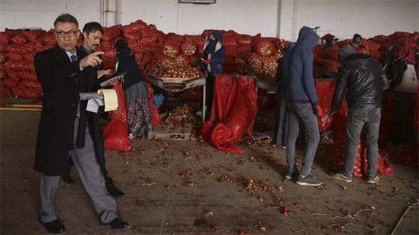 Bakan Bekir Pakdemirli: Stokçuların üzerine kararlılıkla gidiyoruz