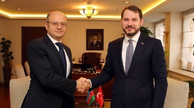 Bakan Berat Albayrak Azeri mevkidaşı ile görüştü