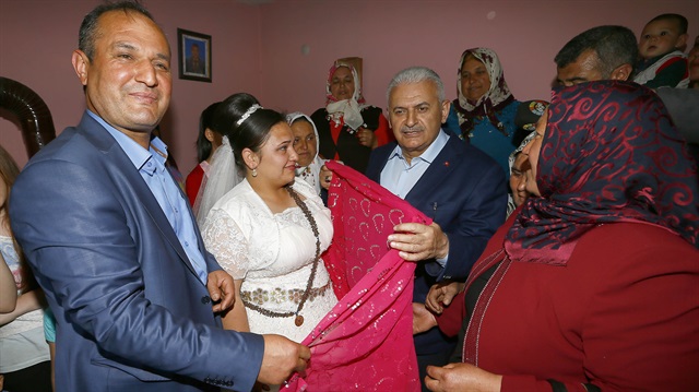 Bakan Binali Yıldırım'dan evli çifte nasihat