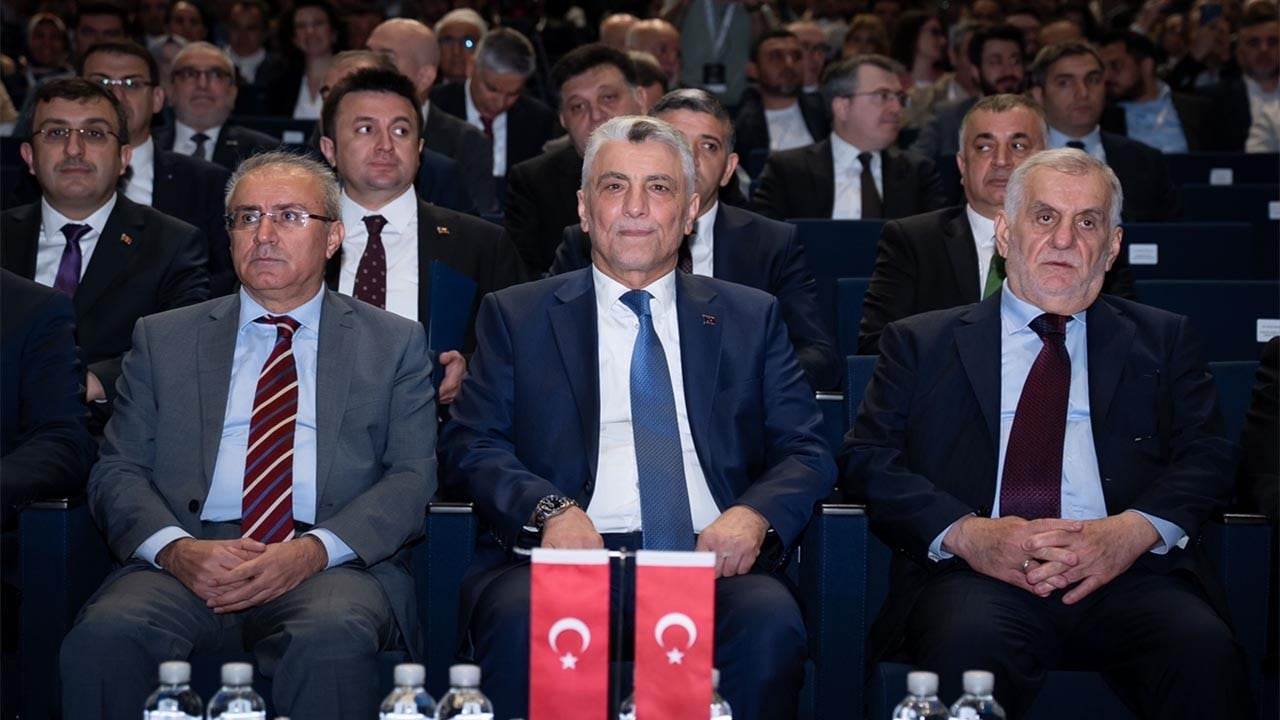 Bakan Bolat ‘Güçlü Türkiye’ye gıptayla bakıyorlar’ Rol model ülke konumuna geldik