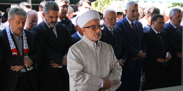 Bakan Bolat, Heniyye için kılınan gıyabi cenaze namazına katıldı