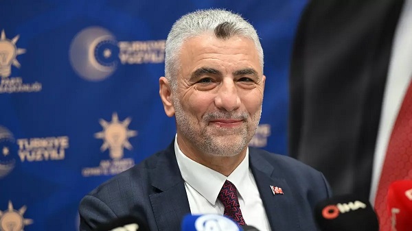 Bakan Bolat, İzmir'de iş dünyası temsilcileriyle buluştu