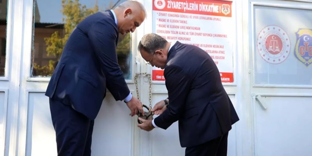 Bakan Bozdağ anahtarı teslim etti! Kilit vuruldu