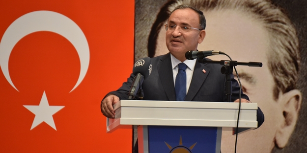 Bakan Bozdağ bombaladı: Koca koca hukukçular, adının önünde 'prof' olanlar...