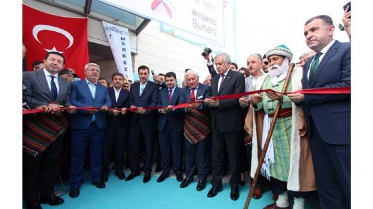 Bakan Bülent Tüfenkci şed kuşandı