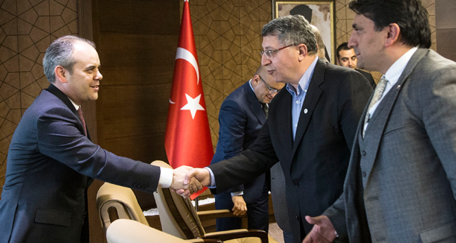 Bakan Çağatay Kılıç, Yeşilay yönetimini kabul etti