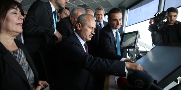 Bakan Turhan kalkış sonrası yolculara bu anonsu geçti