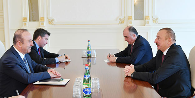 Bakan Çavuşoğlu, Aliyev ile bir araya geldi