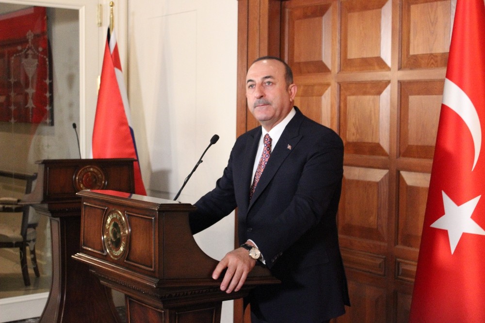 Bakan Çavuşoğlu: “Askeri bir müdahale Venezuela halkının kanını dökecektir” 