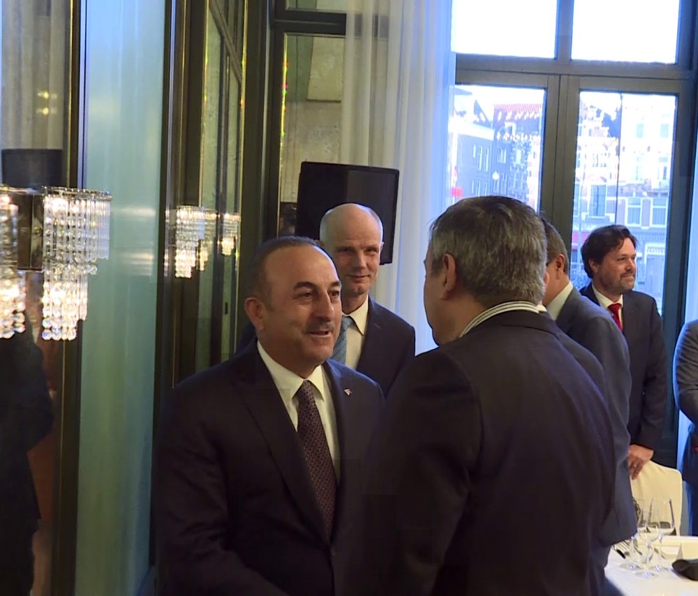 Bakan Çavuşoğlu, Hollandalı mevkidaşı ile bir araya geldi 