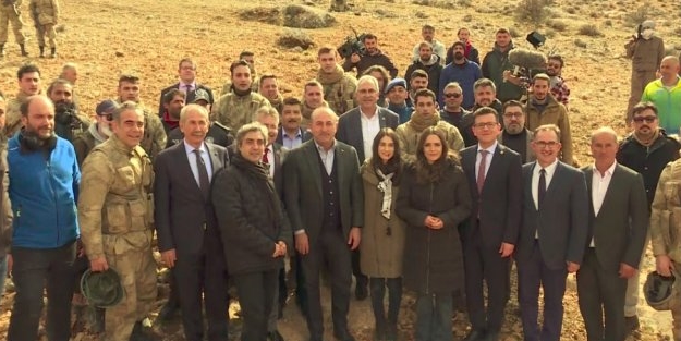 Bakan Çavuşoğlu'dan Necati Şaşmaz'a sürpriz!