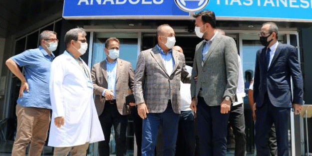 Bakan Çavuşoğlu'ndan hasta ziyareti