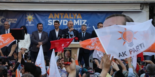 Bakan Çavuşoğlu'ndan 'Suriyeliler' açıklaması