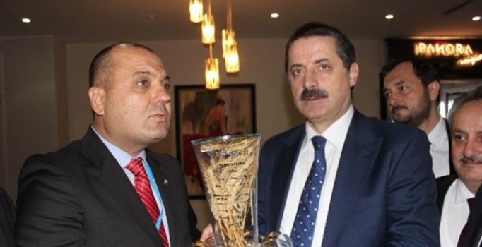 Bakan Çelik’ten yabancı rakiplerini sollayan yerli tohum Rumeli’nin sahibine tebrik