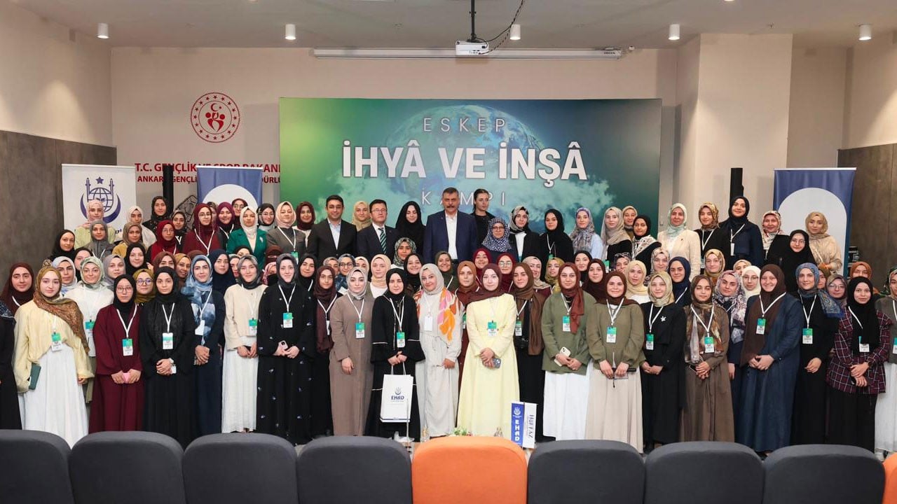 Bakan Çiftçi hafızlarla bir araya geldi! "Kur’an-ı Kerim kalplerimize şifa olsun"