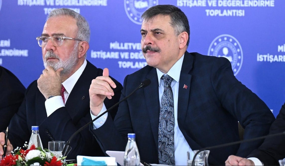 Bakan Çiftçi: Resmi kurumlara güvenin! Ahbap-çavuş rezaleti devlete güveni tazeledi