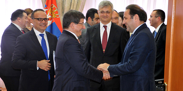 Bakan Davutoğlu’nun Sırbistan’da yoğun görüşme trafiği