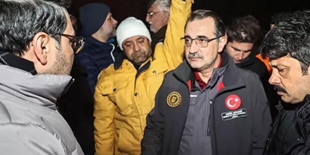 Bakan Dönmez, depremzedelerle bir araya geldi