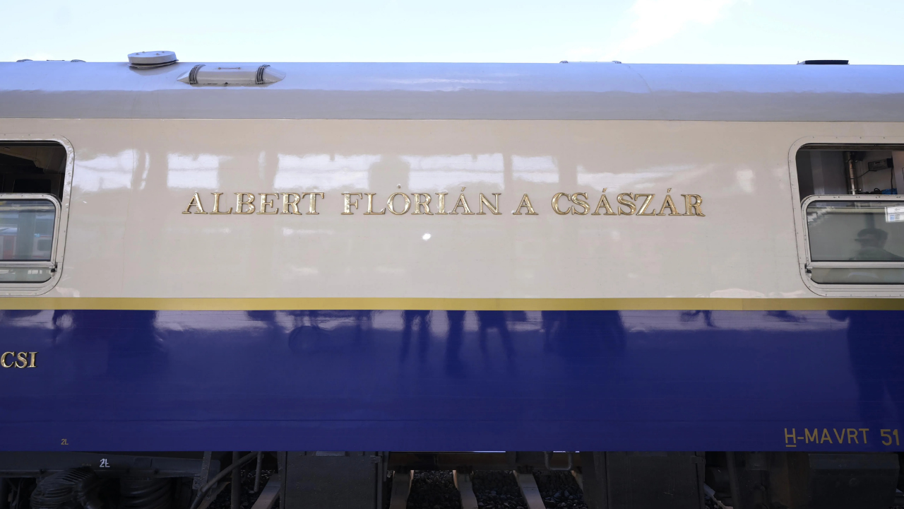 Bakan duyurdu: İstanbul-Paris treni Halkalı'dan kalkıyor!