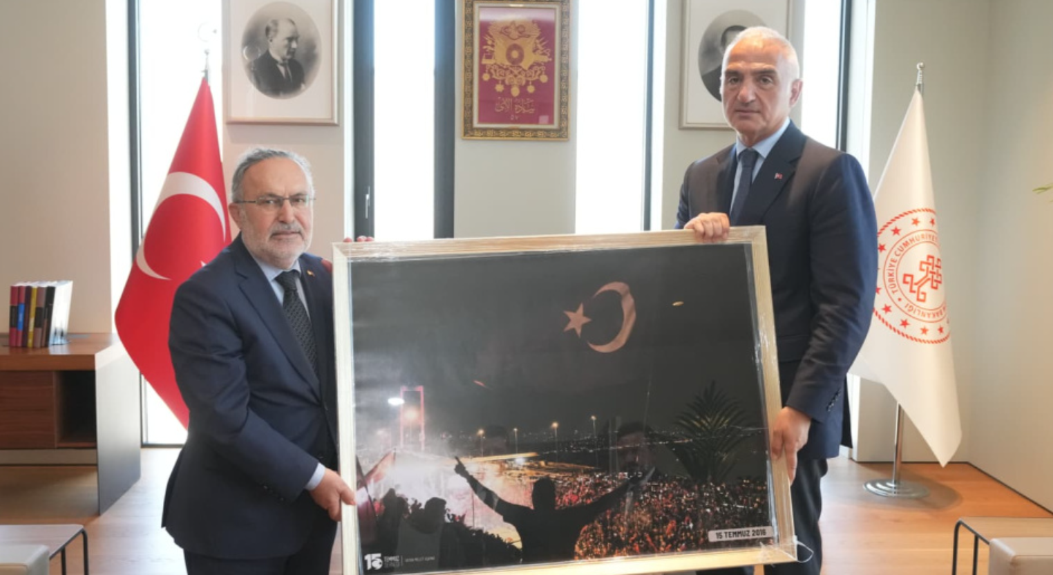 Bakan Ersoy 15 Temmuz Derneği'ni ağırladı: Şehtilerimizin emanetine sahip çıkacağız