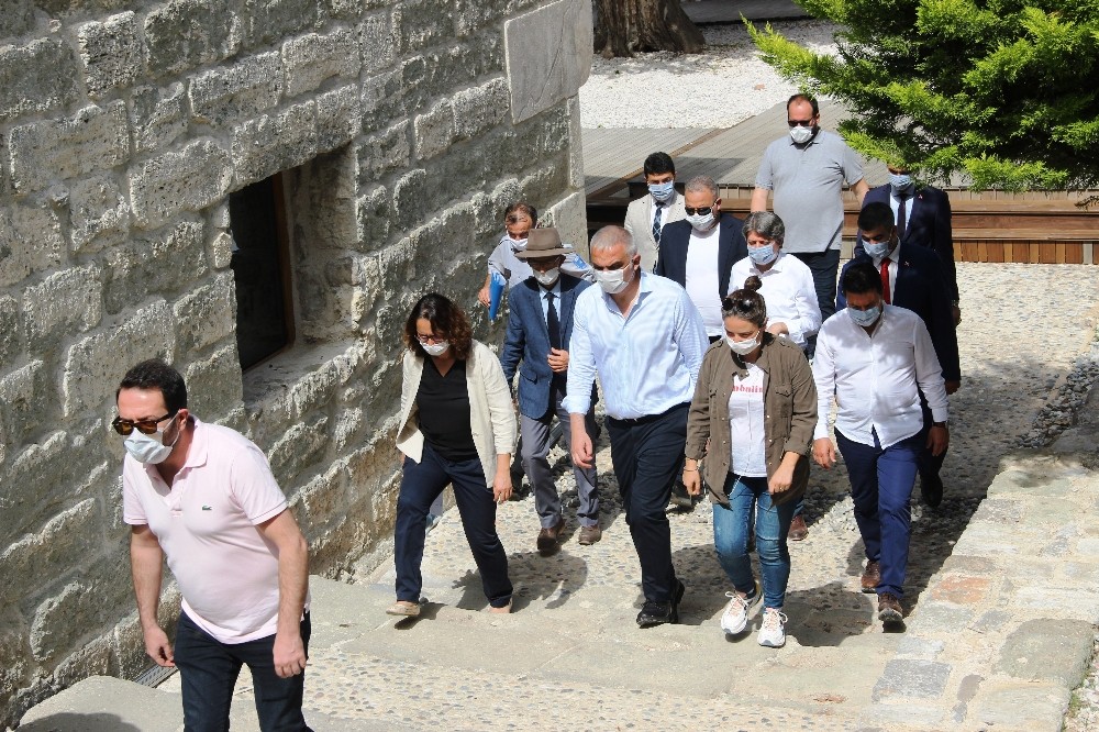 Bakan Ersoy Bodrum’daki turizmcilere müjdeyi verdi 