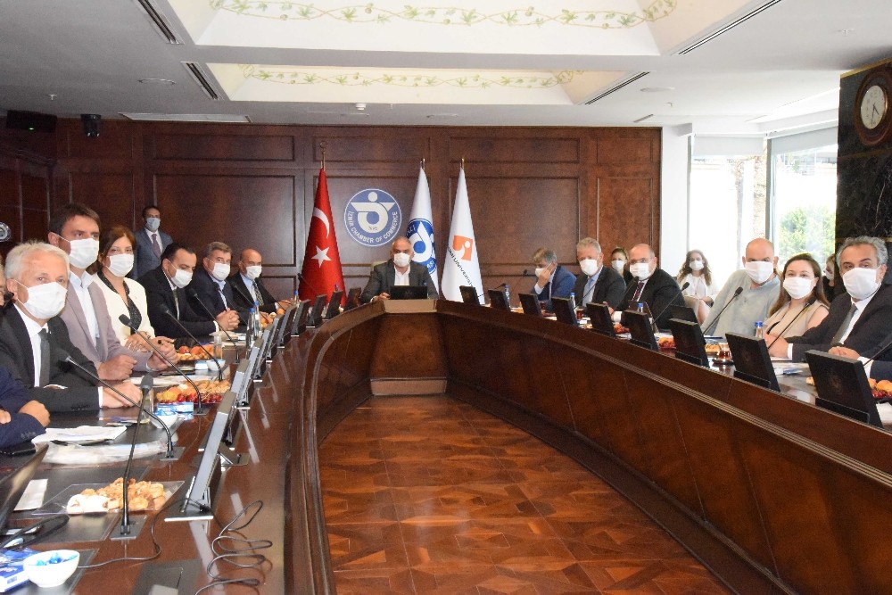 Bakan Ersoy, Çeşme Projesi için temaslarda bulundu 