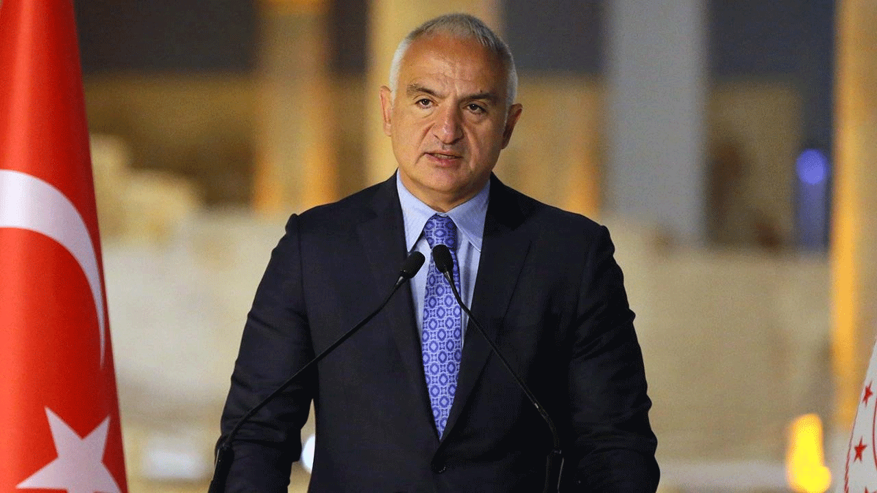 Bakan Ersoy güzel haberi böyle duyurdu: Artık süper ligdeyiz