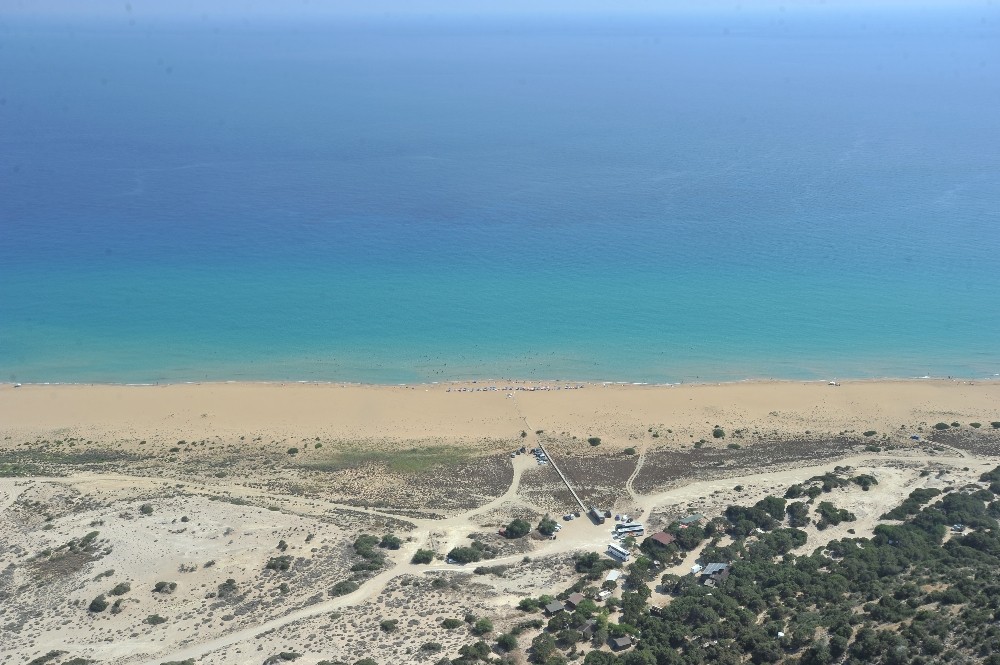 Bakan Ersoy, Kapalı Maraş’ta incelemelerde bulundu 